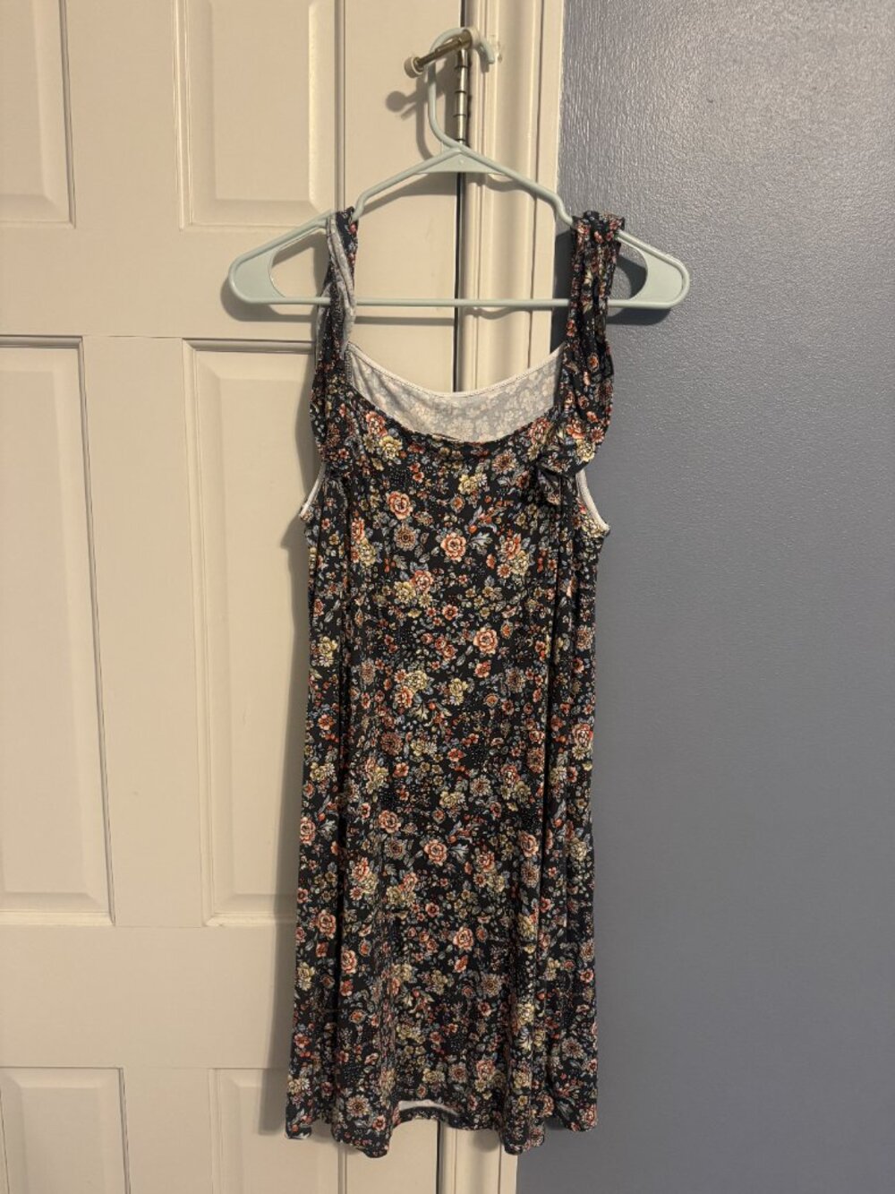 Loft Dress- casual, flowy, w ruffle straps - Picture 2 of 3
